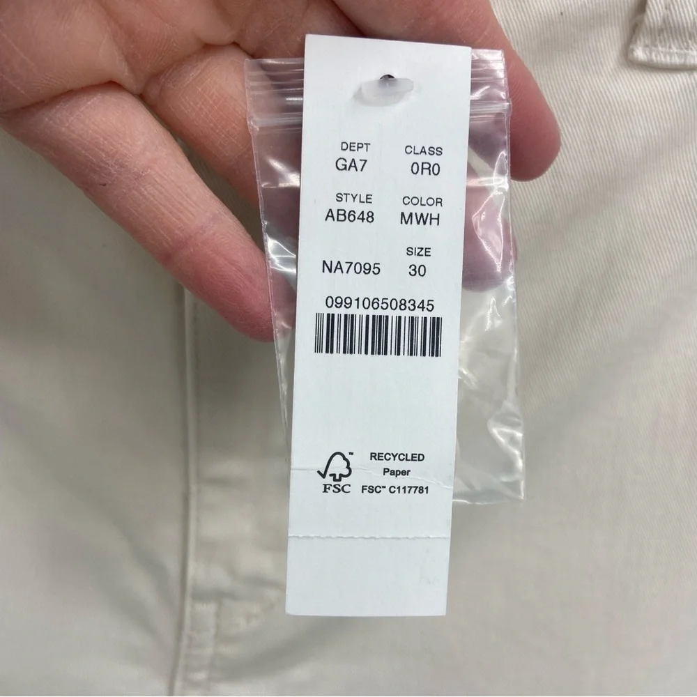 NWT J.Crew Vintage Slim Straight Chino Pants in Natural / Ivory‎ Size 30